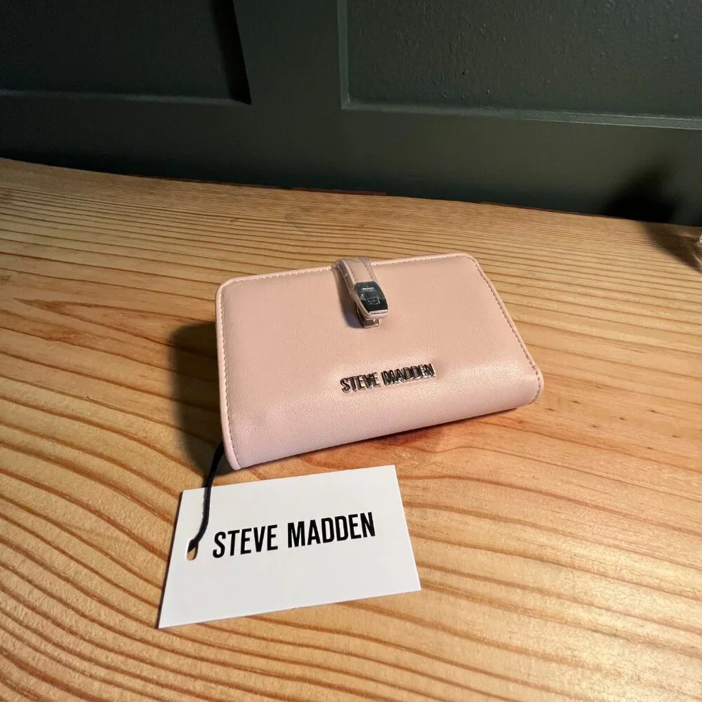 Steve Madden Blayer Linen Pink Compact Wallet - Picture 8 of 15